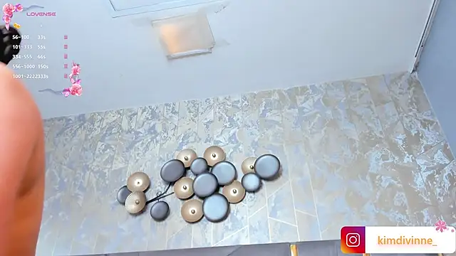 Snapshot of KimDevinne chatting on January 22, 2025, 2:59 am KimDevinne online show from January 22, 2025, 2:59 am