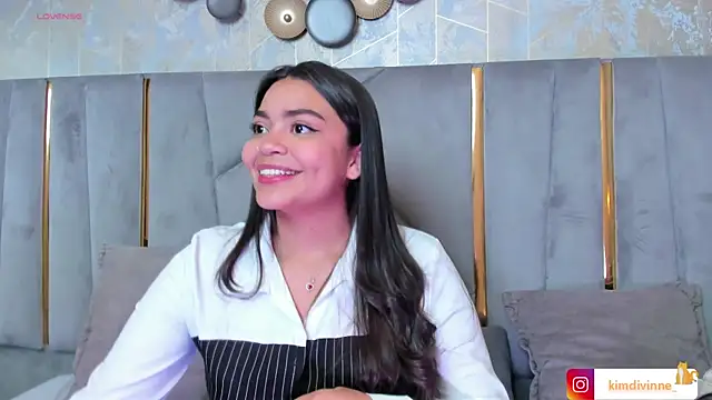 Snapshot of KimDevinne chatting on September 13, 2025, 3:06 am KimDevinne online show from September 13, 2025, 3:06 am