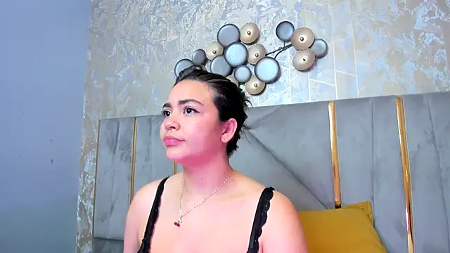 Snapshot of KimDevinne chatting on November 21, 2025, 2:21 am KimDevinne online show from November 21, 2025, 2:21 am