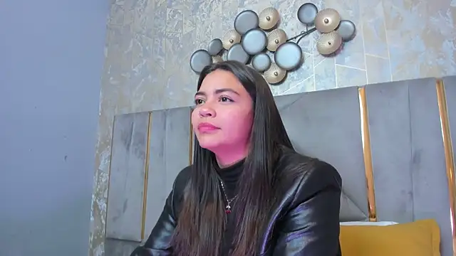 Snapshot of KimDevinne chatting on November 23, 2025, 3:06 am KimDevinne online show from November 23, 2025, 3:06 am