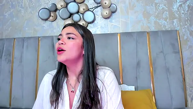 Snapshot of KimDevinne chatting on November 26, 2025, 2:34 am KimDevinne online show from November 26, 2025, 2:34 am