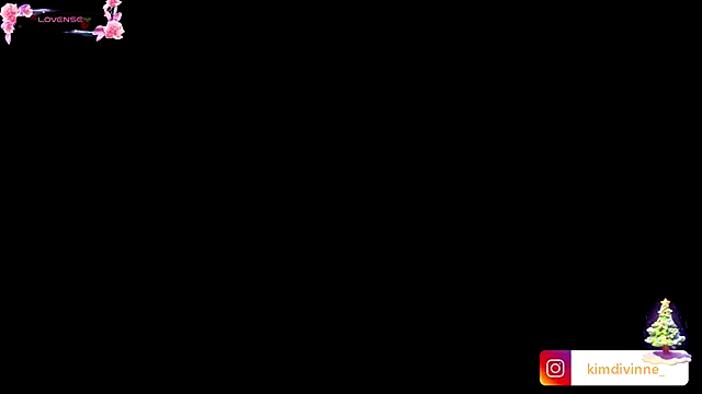 Snapshot of KimDevinne chatting on December 4, 2025, 2:32 am KimDevinne online show from December 4, 2025, 2:32 am