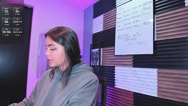 KimDevinne online show from July 3, 2026, 3:13 am
