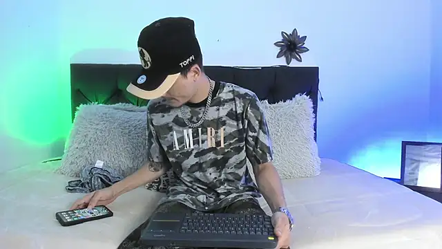 PhilipRich online show from March 18, 2025, 7:10 pm