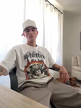 Snapshot of PhilipRich chatting on April 2, 2026, 4:15 pm PhilipRich online show from April 2, 2026, 4:15 pm