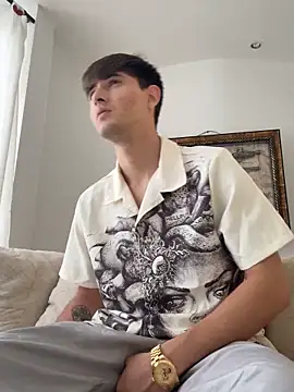 Snapshot of PhilipRich chatting on April 4, 2026, 4:59 pm PhilipRich online show from April 4, 2026, 4:59 pm