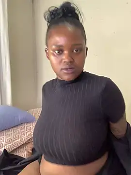 Snapshot of ThickPearlx23 chatting on July 9, 2026, 12:37 am ThickPearlx23 online show from July 9, 2026, 12:37 am