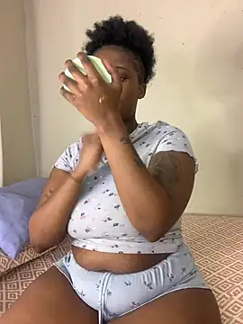 Snapshot of ThickPearlx23 chatting on July 12, 2026, 6:21 pm ThickPearlx23 online show from July 12, 2026, 6:21 pm