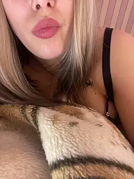 69Laura696 online show from February 8, 2025, 6:22 pm