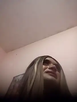 Snapshot of yovana13 chatting on October 25, 2025, 10:01 am yovana13 online show from October 25, 2025, 10:01 am