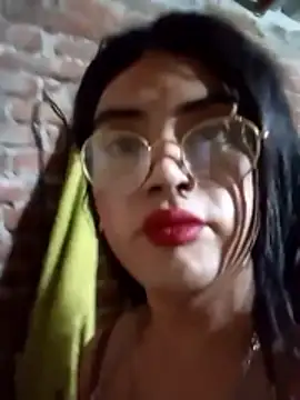 yovana13 online show from November 21, 2025, 12:10 am