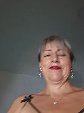 Snapshot of almaluna7 chatting on October 19, 2025, 10:54 pm almaluna7 online show from October 19, 2025, 10:54 pm