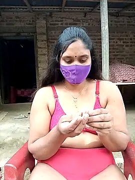 Hot Maleka online show from February 27, 2025, 6:18 am