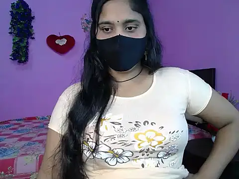 Hot Maleka online show from April 19, 2026, 6:10 pm