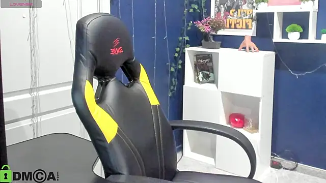 Sara Robinson online show from July 27, 2026, 3:02 am