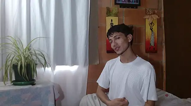 Snapshot of littlegoldenangels chatting on January 15, 2025, 8:16 pm littlegoldenangels online show from January 15, 2025, 8:16 pm