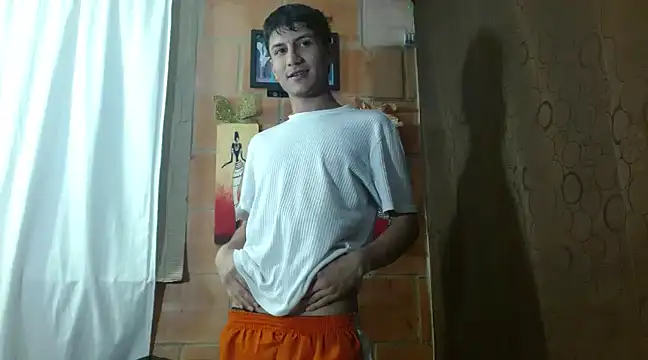 Snapshot of littlegoldenangels chatting on January 16, 2025, 3:45 am littlegoldenangels online show from January 16, 2025, 3:45 am