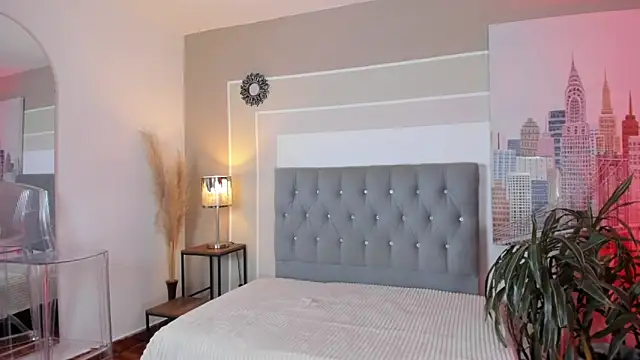 valeriavibes online show from December 9, 2024, 7:50 pm