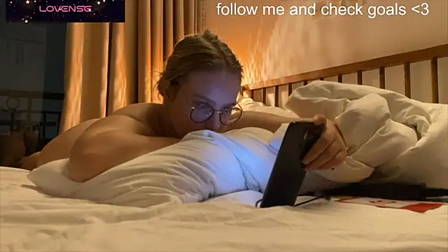 JacyWinslat online show from December 19, 2025, 4:03 pm