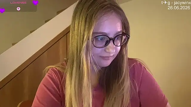 JacyWinslat online show from June 26, 2026, 10:52 am