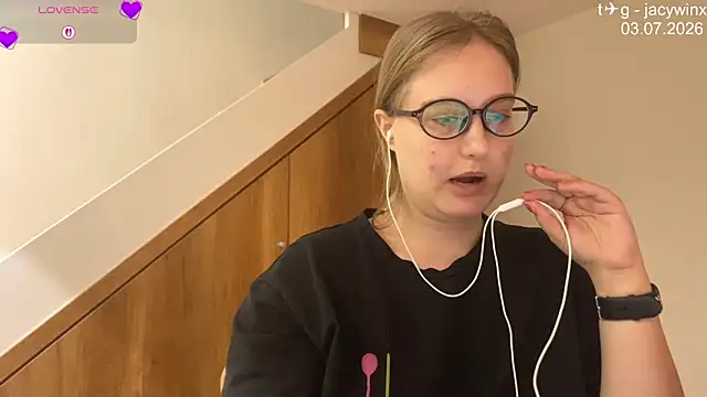 JacyWinslat online show from July 3, 2026, 9:05 am