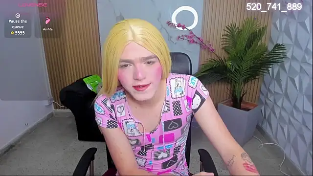 Snapshot of DylanRosse chatting on November 15, 2025, 9:00 pm DylanRosse online show from November 15, 2025, 9:00 pm