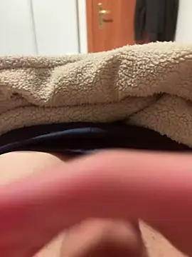 paolone79037 online show from April 8, 2026, 6:52 pm