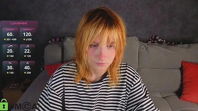 Snapshot of Little_Chips chatting on December 17, 2025, 5:19 pm Little Chips online show from December 17, 2025, 5:19 pm