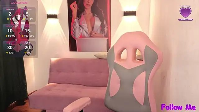 vittorialombardi   online show from November 17, 2025, 8:09 am