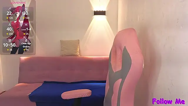 vittorialombardi   online show from February 13, 2026, 7:15 am