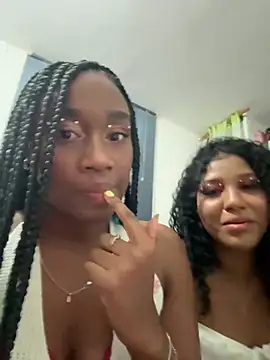 Snapshot of EscorpiLeoncita chatting on February 15, 2026, 2:41 am EscorpiLeoncita online show from February 15, 2026, 2:41 am