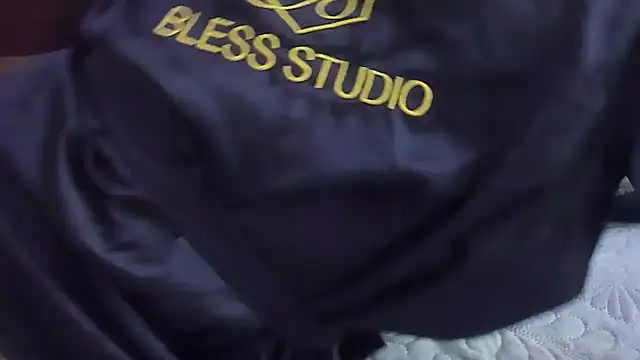 Snapshot of TiaraRosse chatting on February 21, 2025, 3:10 pm TiaraRosse online show from February 21, 2025, 3:10 pm