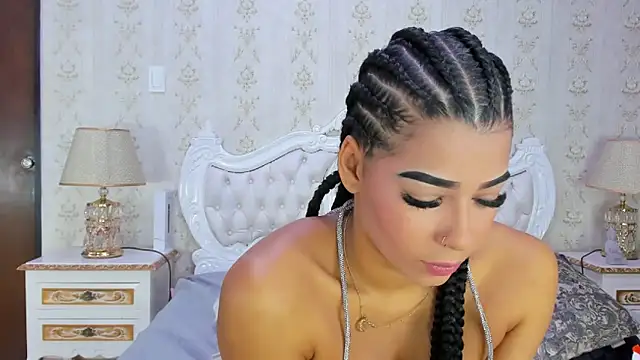 Snapshot of TiaraRosse chatting on March 21, 2025, 12:06 pm TiaraRosse online show from March 21, 2025, 12:06 pm