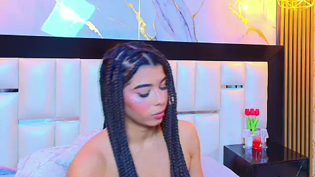Snapshot of TiaraRosse chatting on September 23, 2025, 1:08 am TiaraRosse online show from September 23, 2025, 1:08 am