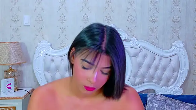 Snapshot of TiaraRosse chatting on October 15, 2025, 4:34 am TiaraRosse online show from October 15, 2025, 4:34 am