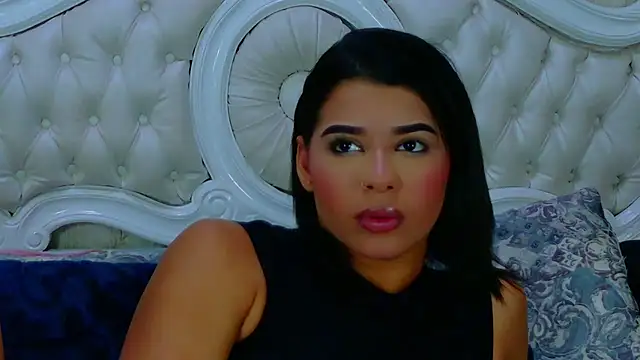 Snapshot of TiaraRosse chatting on October 18, 2025, 5:10 am TiaraRosse online show from October 18, 2025, 5:10 am