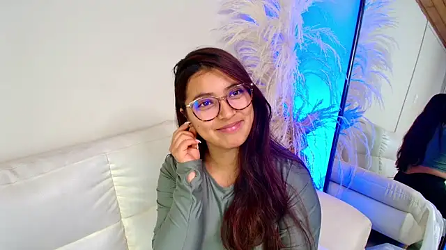 Rebeca Williams  online show from February 19, 2025, 6:00 am