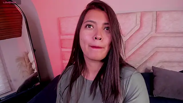 Rebeca Williams  online show from December 5, 2025, 1:20 pm