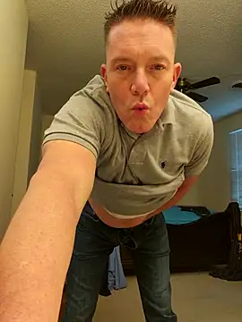 Bigtater1999 online show from April 19, 2026, 7:49 pm