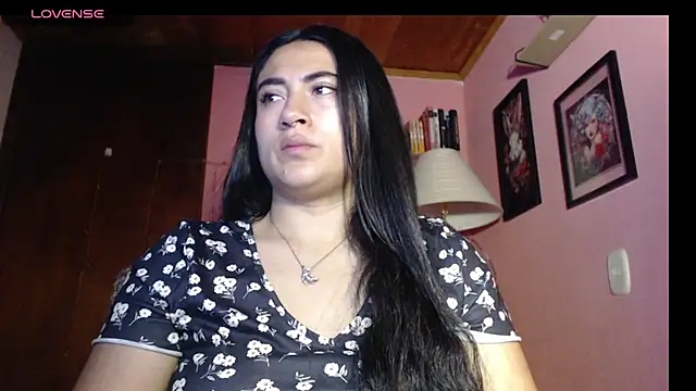 bunnyemilyrose36 online show from December 10, 2024, 7:58 am