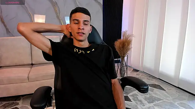 Aaron Scoot online show from March 3, 2026, 8:37 pm