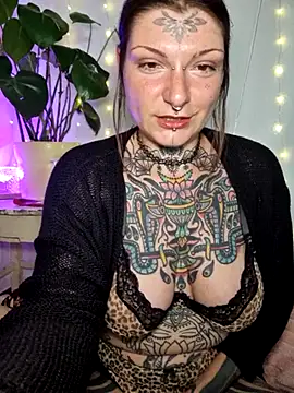 lizzardqueeen online show from March 6, 2026, 3:52 pm