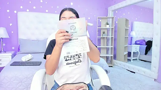 scarlette 15  online show from November 8, 2025, 1:39 am