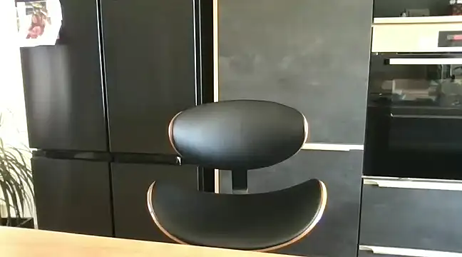 unconnudu21000 online show from March 6, 2025, 11:58 am