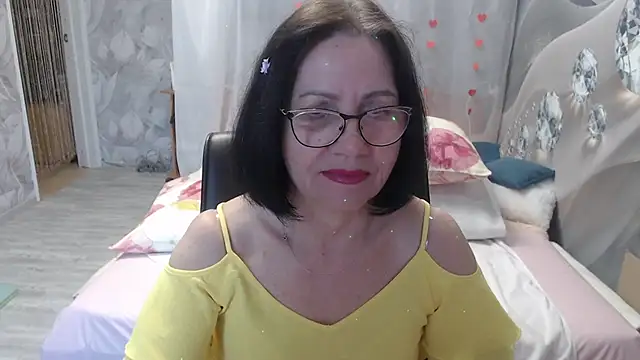 OlgaHottie online show from April 12, 2026, 11:43 pm