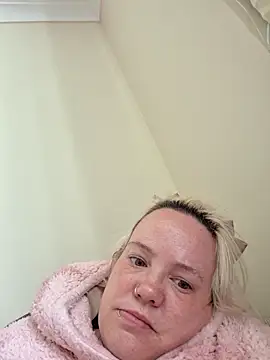 Snapshot of Bigbustedcurvylady chatting on May 12, 2026, 12:57 pm Bigbustedcurvylady online show from May 12, 2026, 12:57 pm