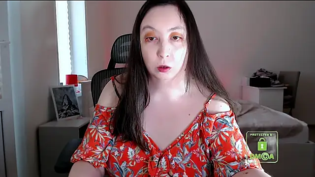 cute and hot online show from April 15, 2026, 3:08 pm