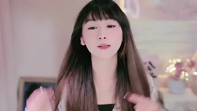 MissMiao online show from November 2, 2025, 1:02 pm