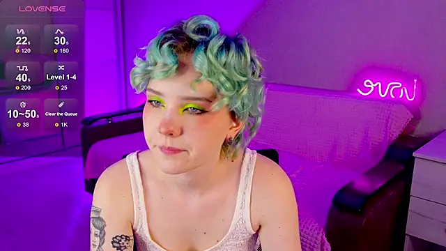 Snapshot of School_Love chatting on January 15, 2025, 1:09 pm School Love online show from January 15, 2025, 1:09 pm