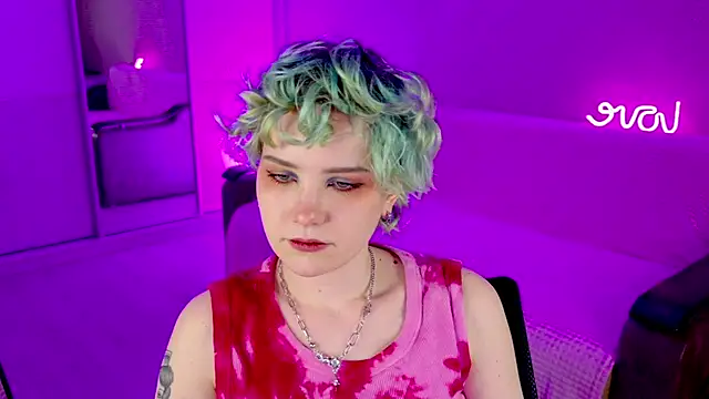 Snapshot of School_Love chatting on February 3, 2025, 4:20 pm School Love online show from February 3, 2025, 4:20 pm